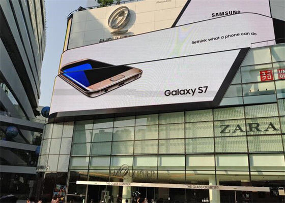 曲げられたキャビネットの設計の高い明るさP10によって曲げられるLEDスクリーン スクリーン