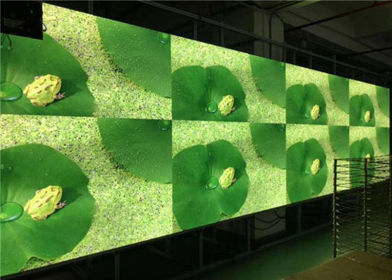 2880hz HD小さいピクセル ピッチのLED表示フル カラーLEDポスター保証12か月の