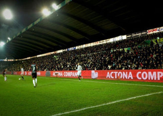 P12 P16フル カラー屋外の導かれた広告スクリーンのスポーツの周囲のLED表示